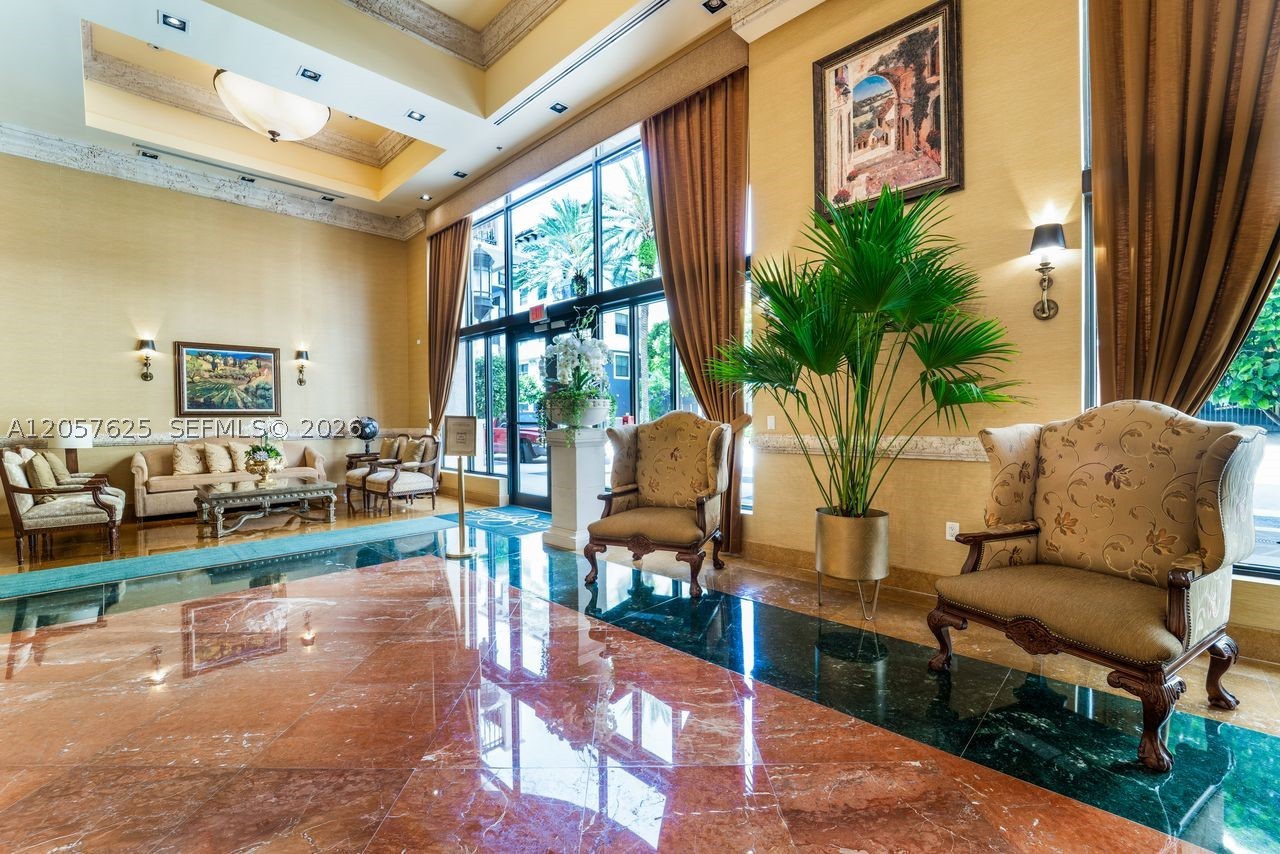 COLONNADE AT DADELAND SW - Residential