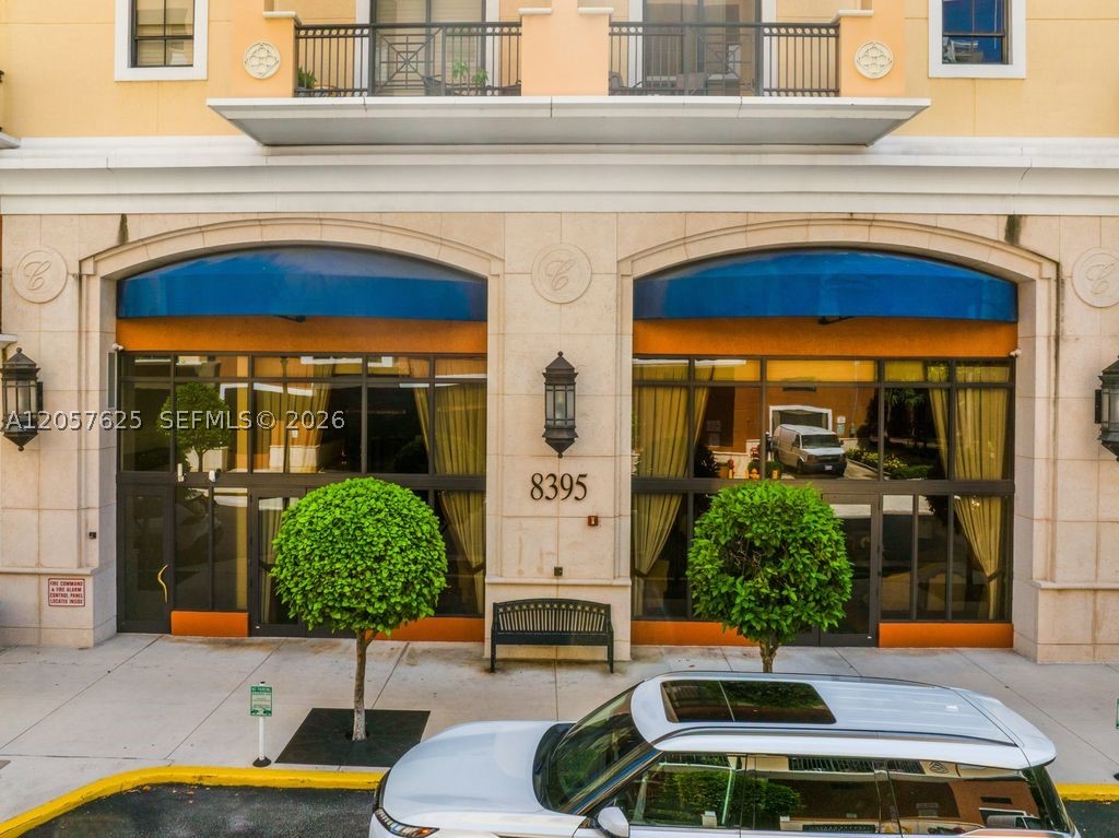 COLONNADE AT DADELAND SW - Residential