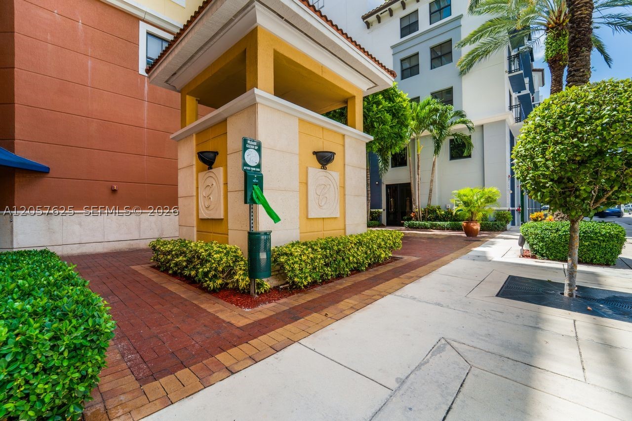 COLONNADE AT DADELAND SW - Residential