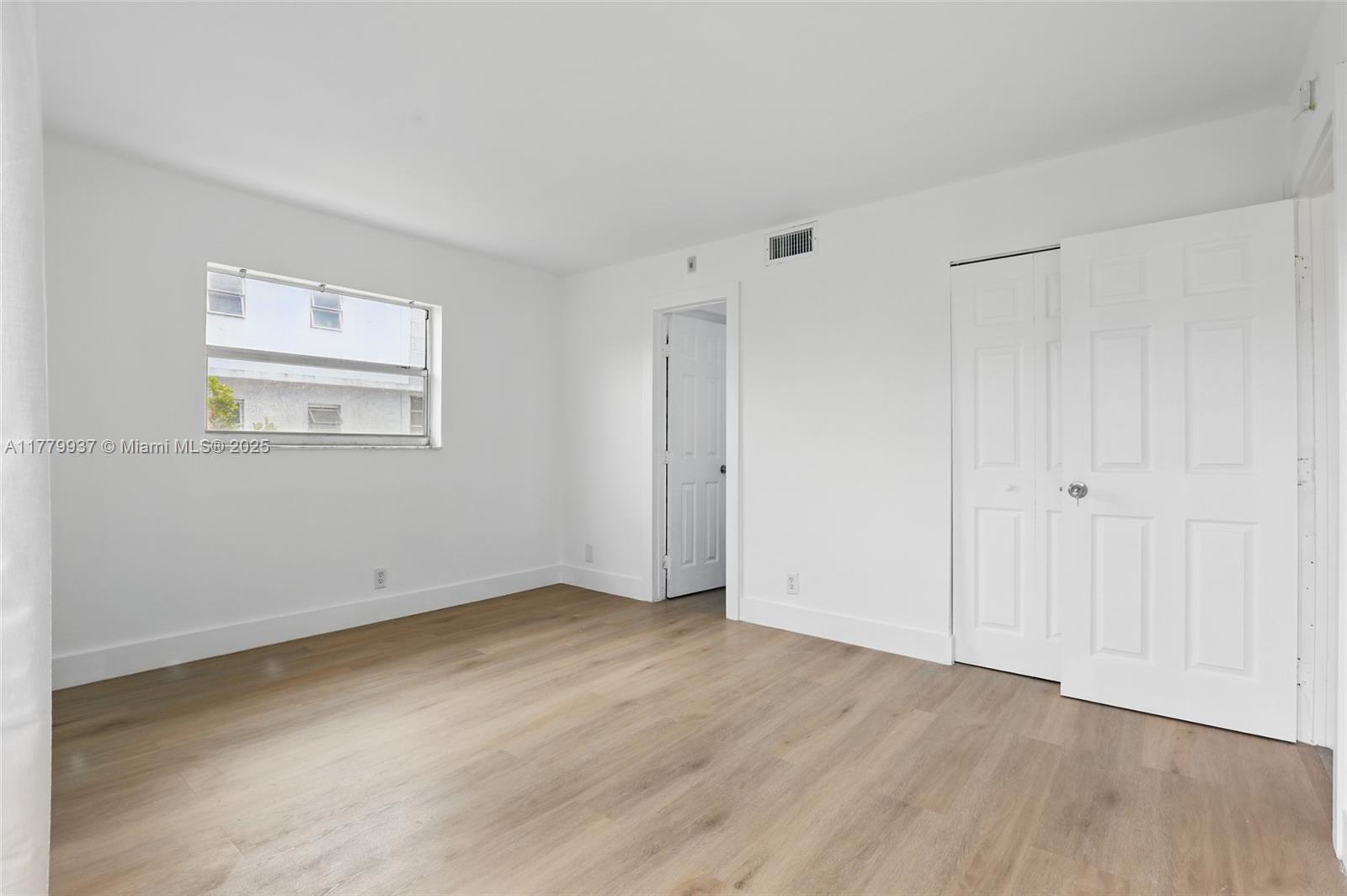 LAKESHORE AT UNIVERSITY P - Residential