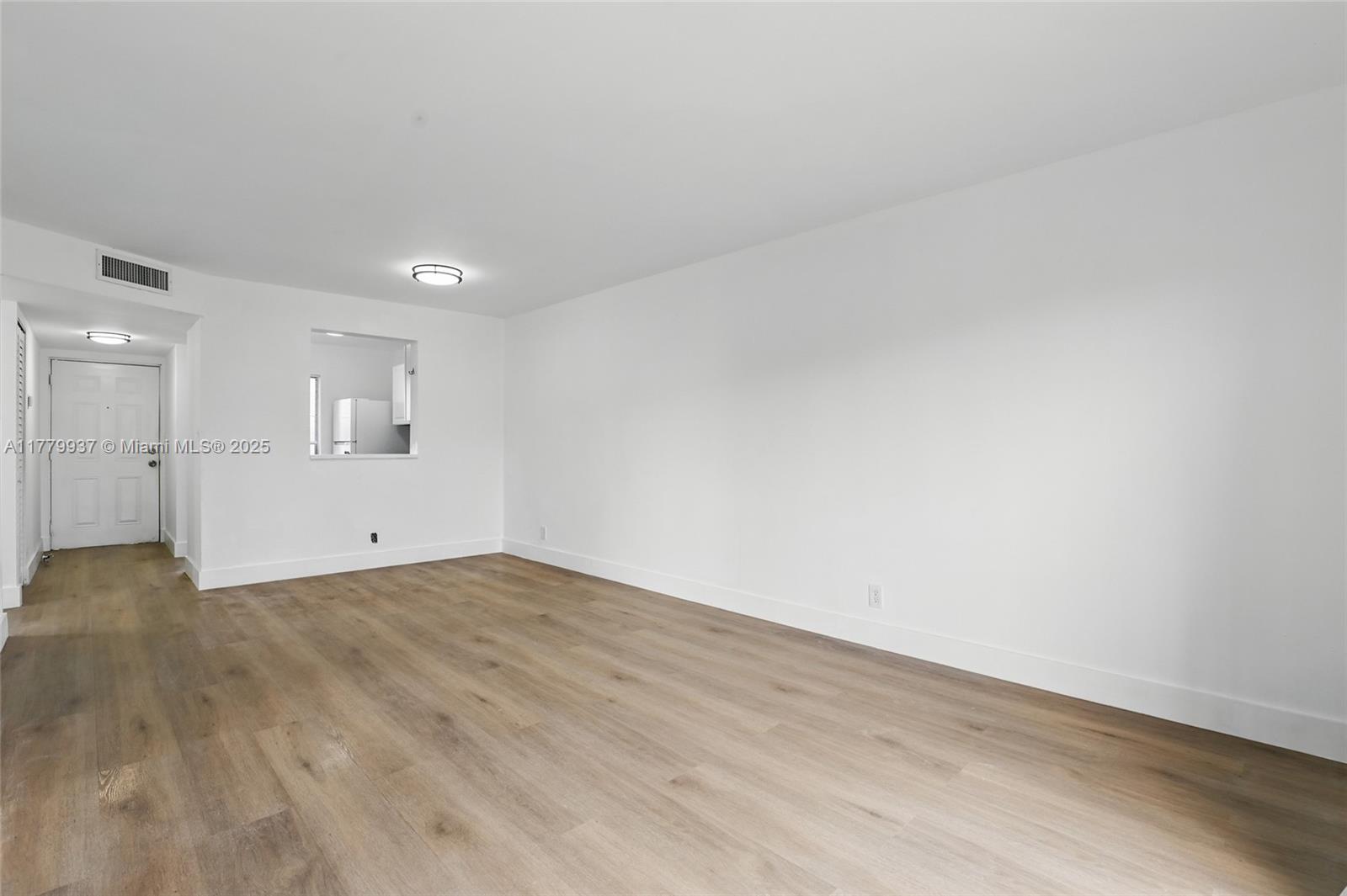 LAKESHORE AT UNIVERSITY P - Residential
