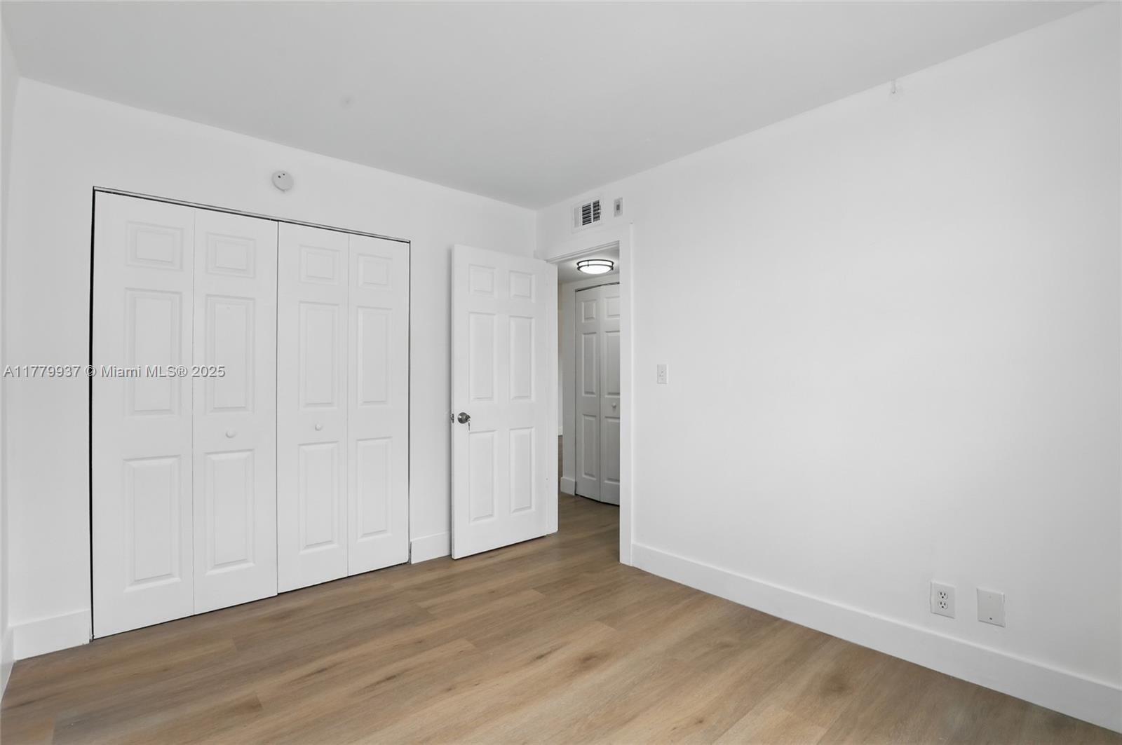 LAKESHORE AT UNIVERSITY P - Residential