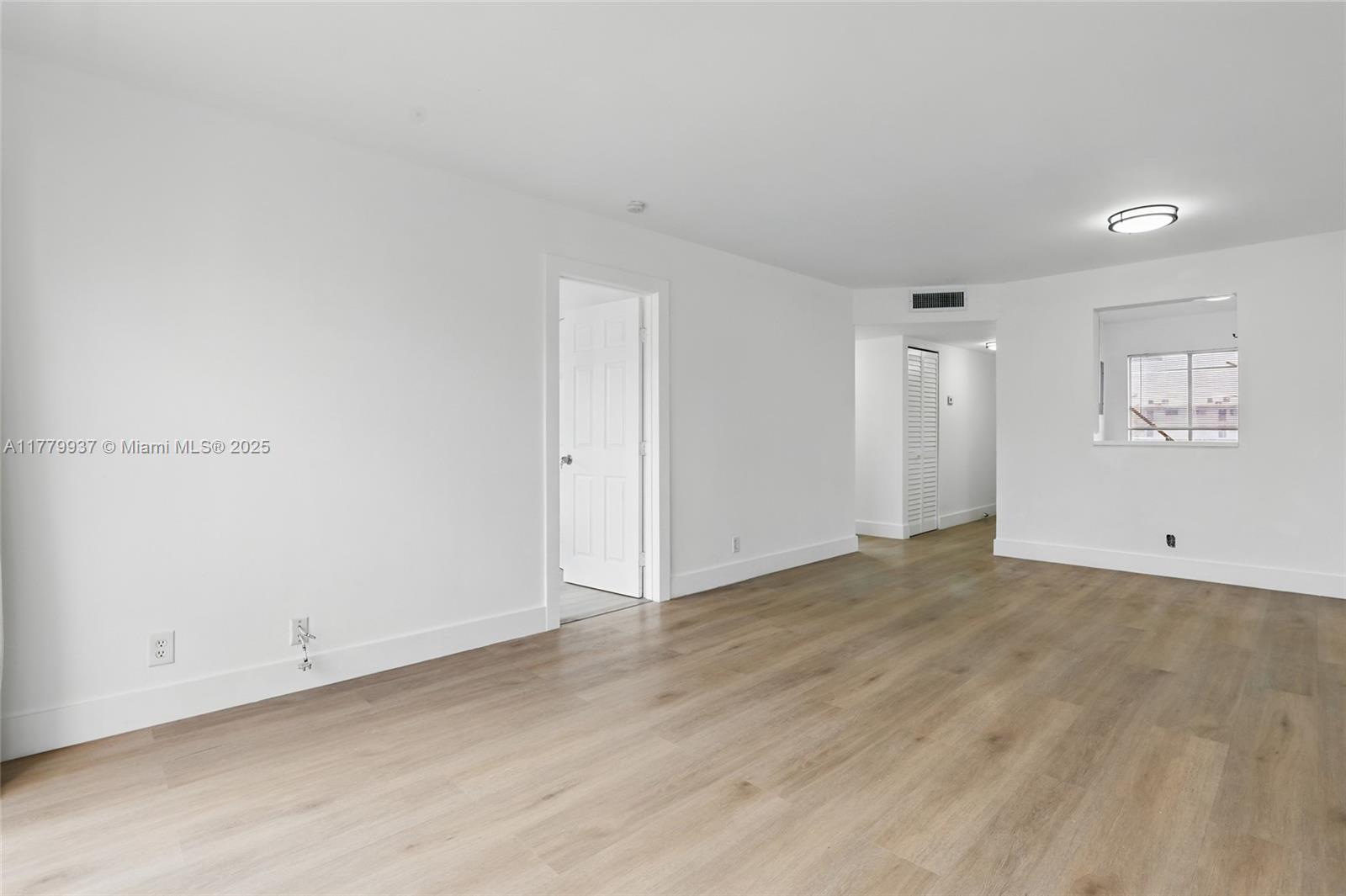 LAKESHORE AT UNIVERSITY P - Residential