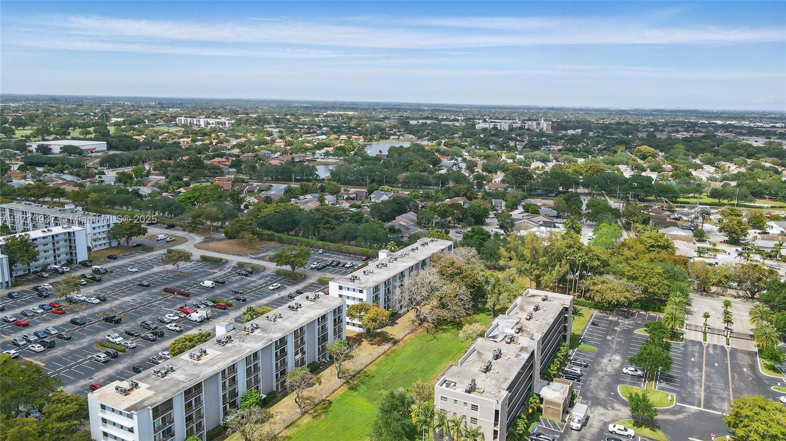LAKESHORE AT UNIVERSITY P - Residential