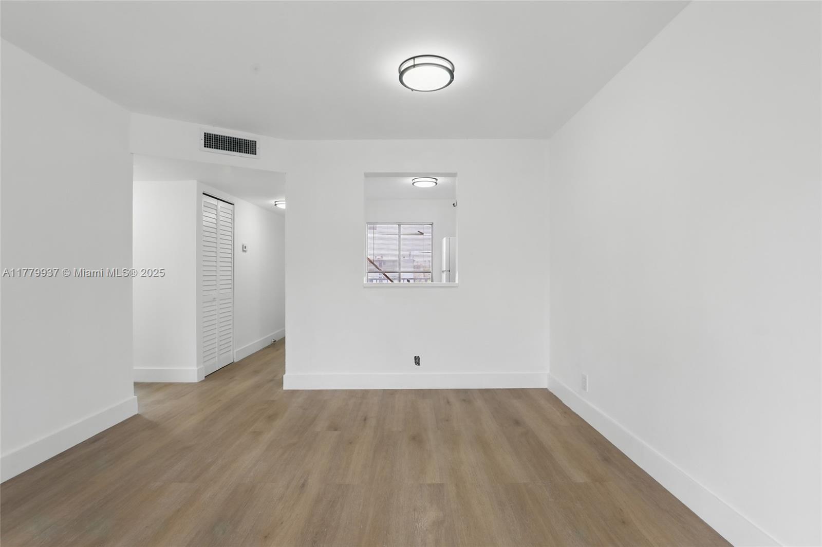 LAKESHORE AT UNIVERSITY P - Residential