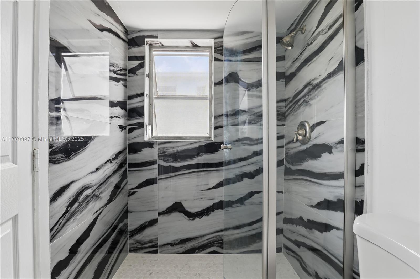 LAKESHORE AT UNIVERSITY P - Residential