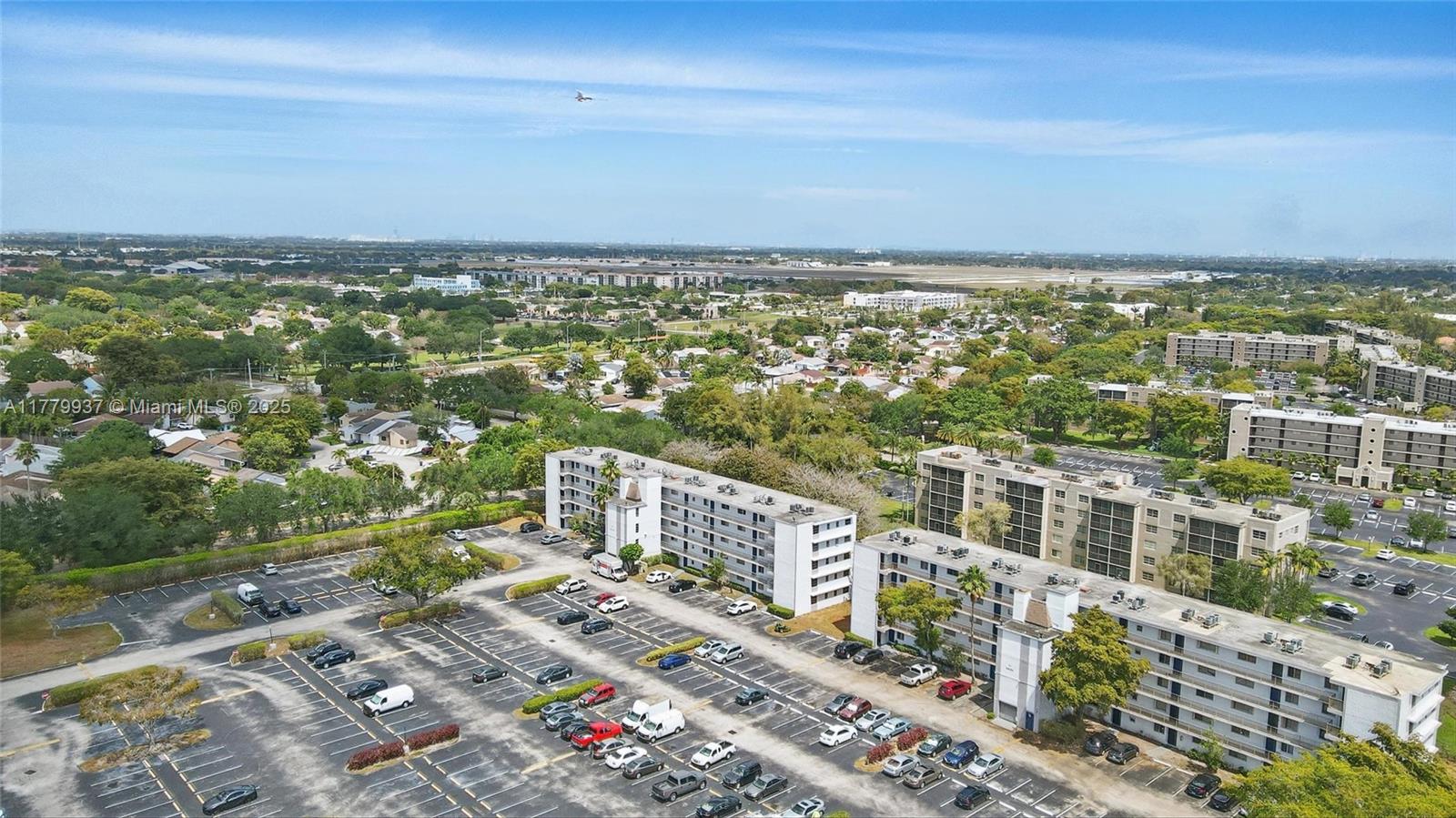 LAKESHORE AT UNIVERSITY P - Residential