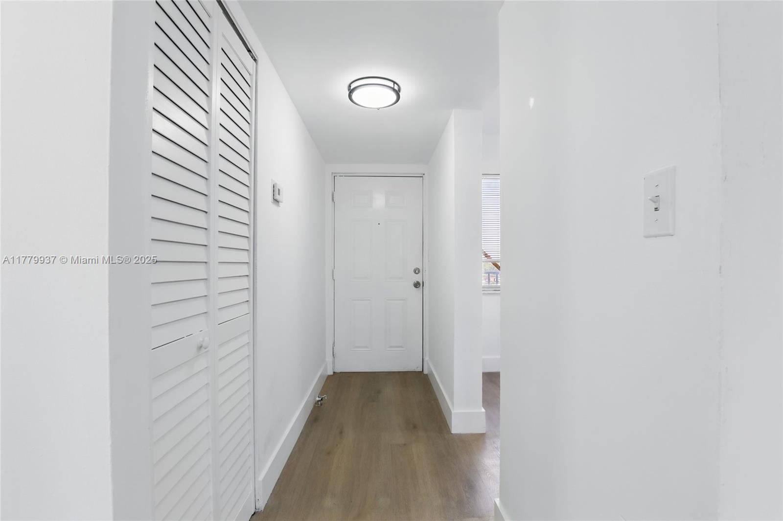 LAKESHORE AT UNIVERSITY P - Residential
