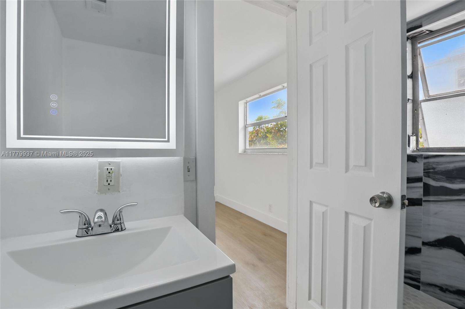 LAKESHORE AT UNIVERSITY P - Residential