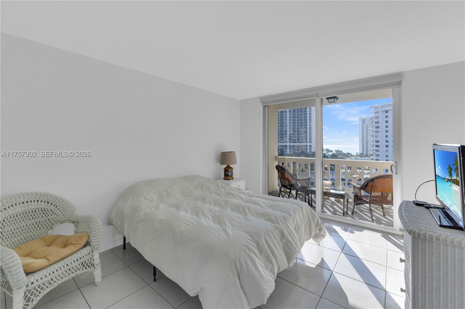 IMPERIAL TOWERS CONDO - Residential