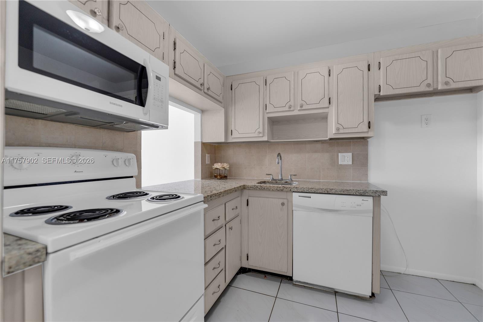 IMPERIAL TOWERS CONDO - Residential