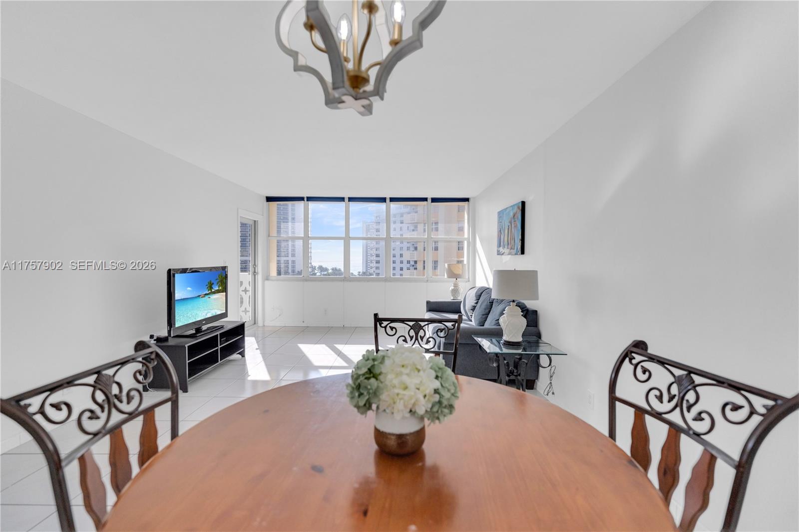 IMPERIAL TOWERS CONDO - Residential