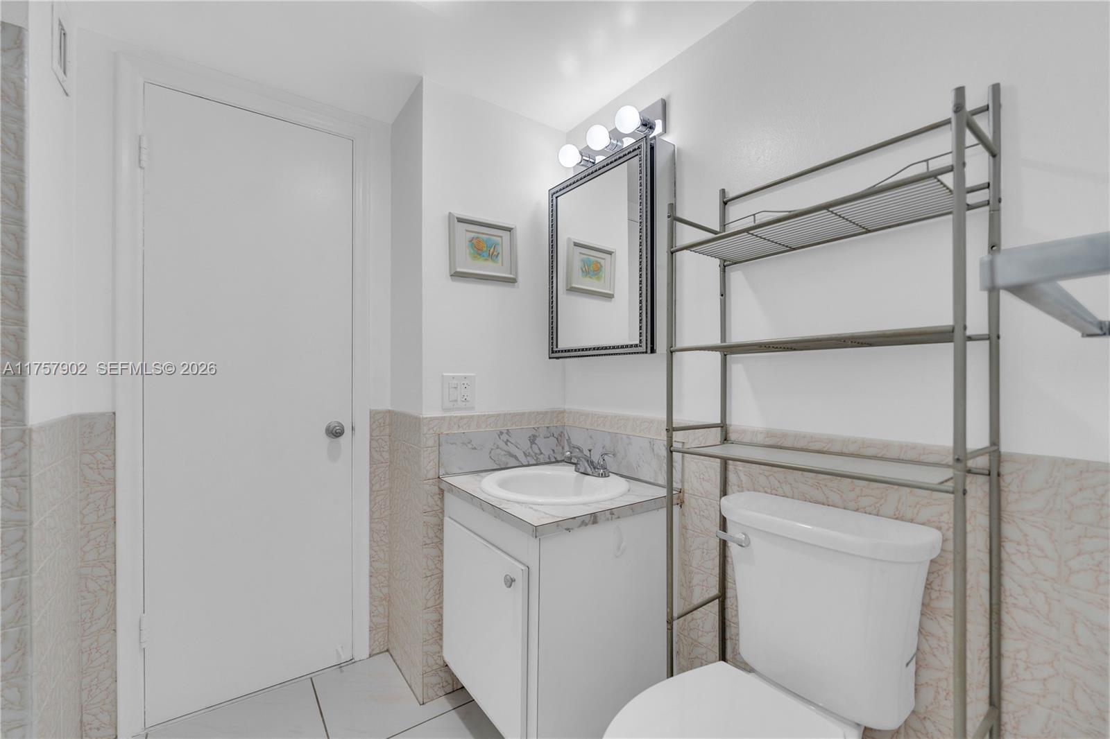 IMPERIAL TOWERS CONDO - Residential