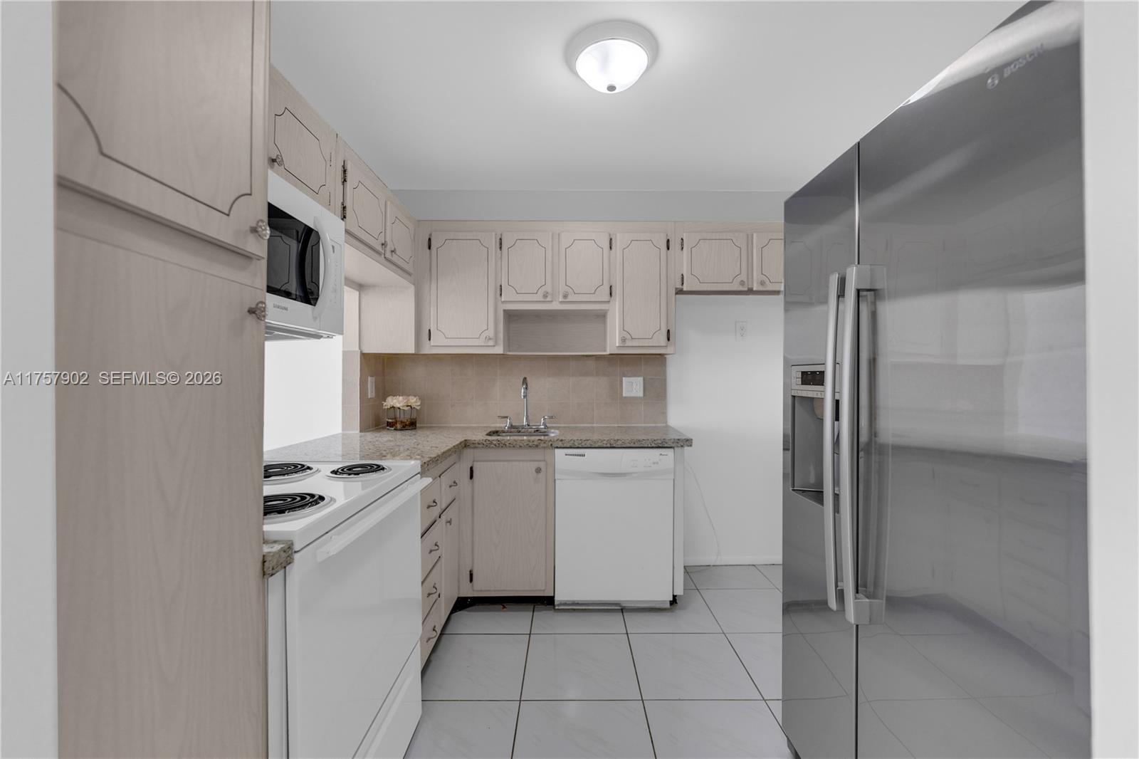 IMPERIAL TOWERS CONDO - Residential