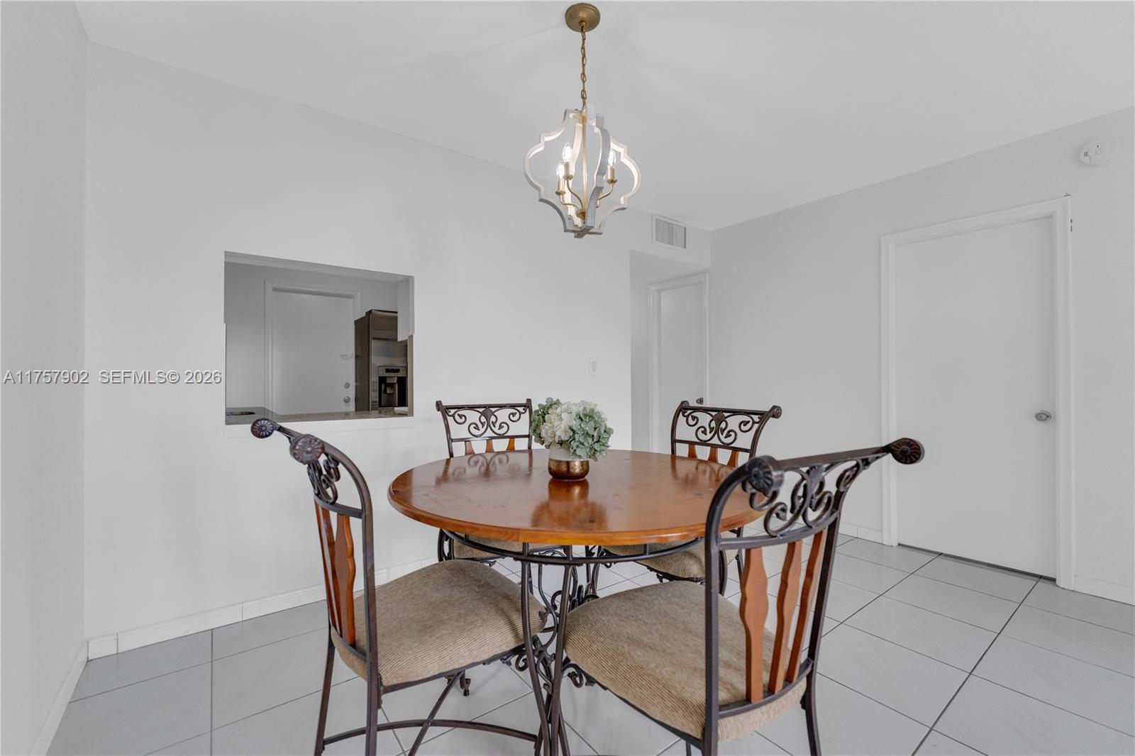 IMPERIAL TOWERS CONDO - Residential