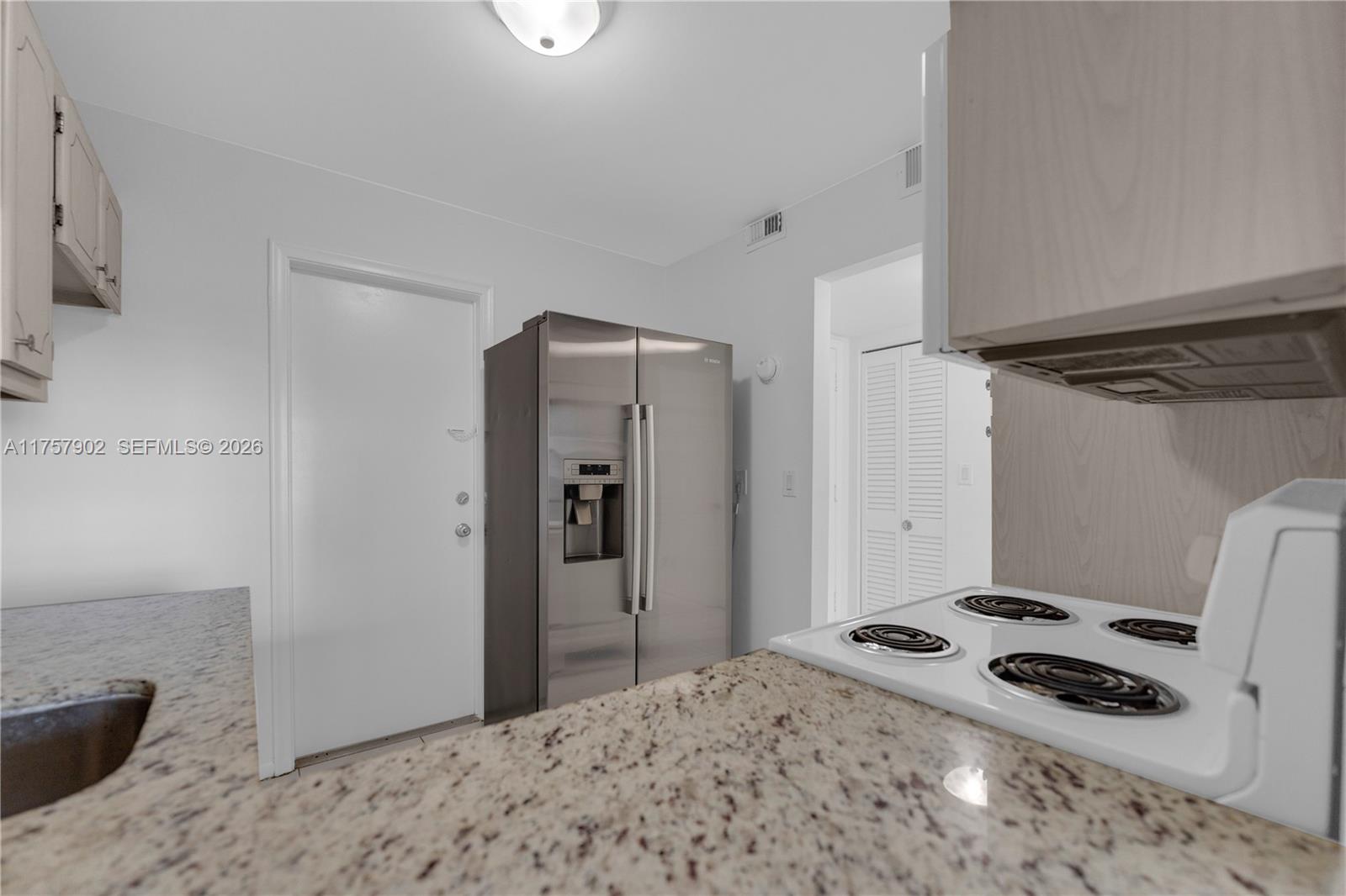 IMPERIAL TOWERS CONDO - Residential