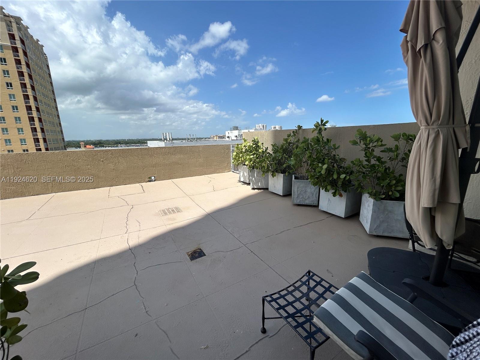 METROPOLIS I AT DADELAND - Residential