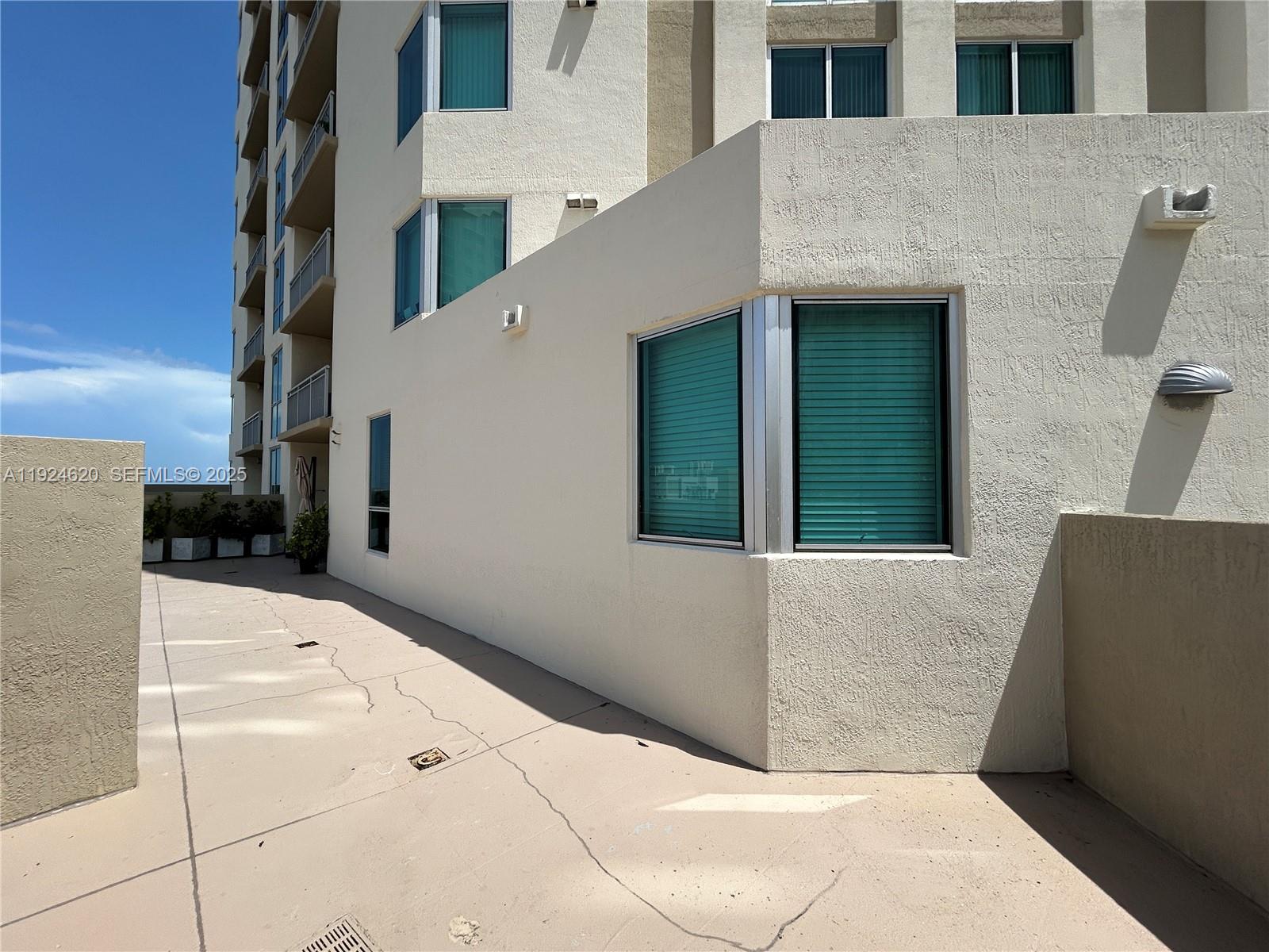 METROPOLIS I AT DADELAND - Residential