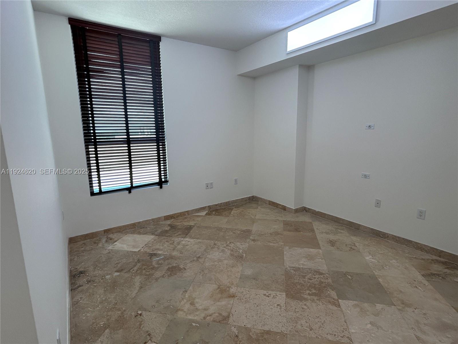 METROPOLIS I AT DADELAND - Residential