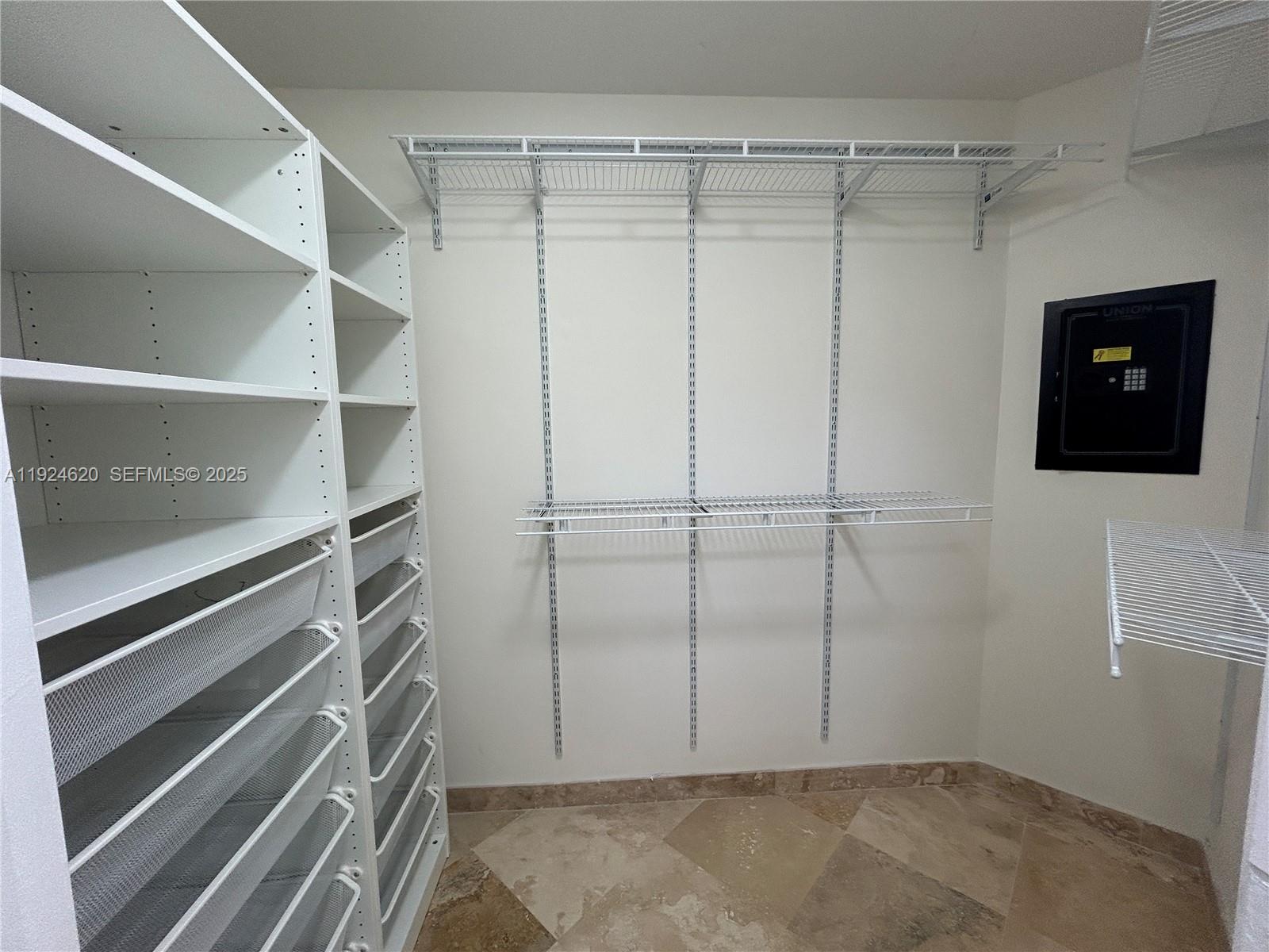METROPOLIS I AT DADELAND - Residential