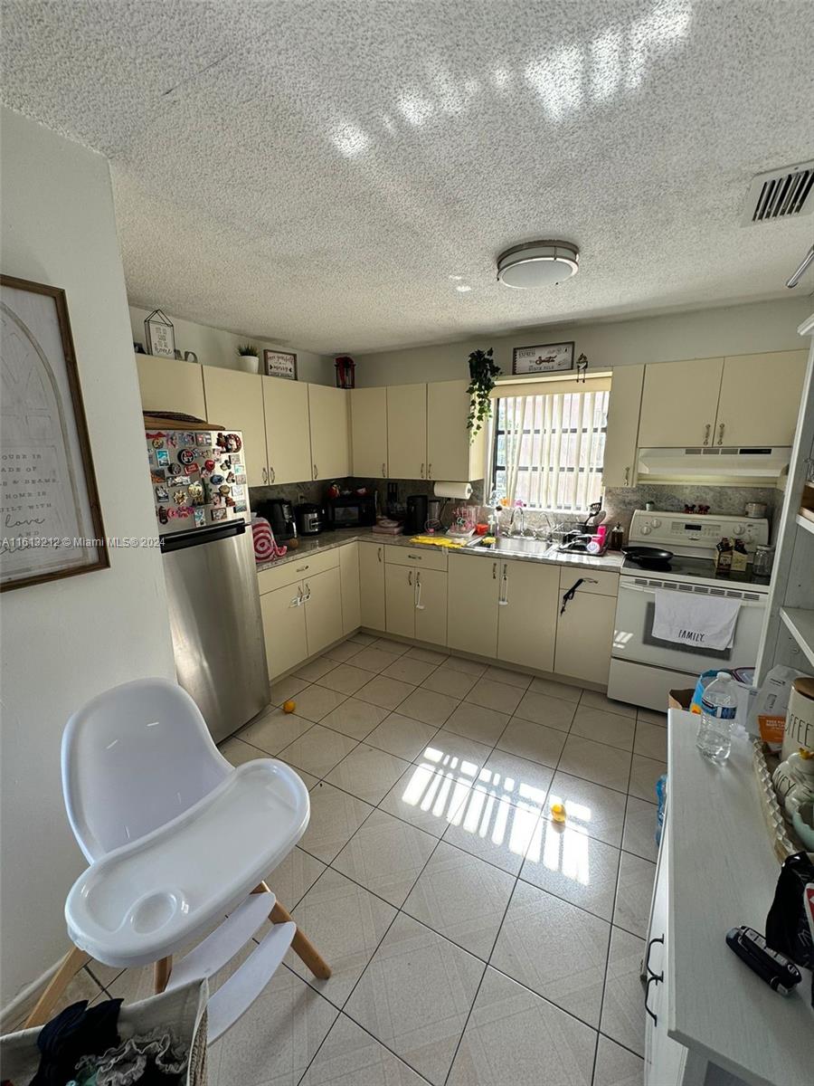 HIALEAH CLUB SUB - Residential Income