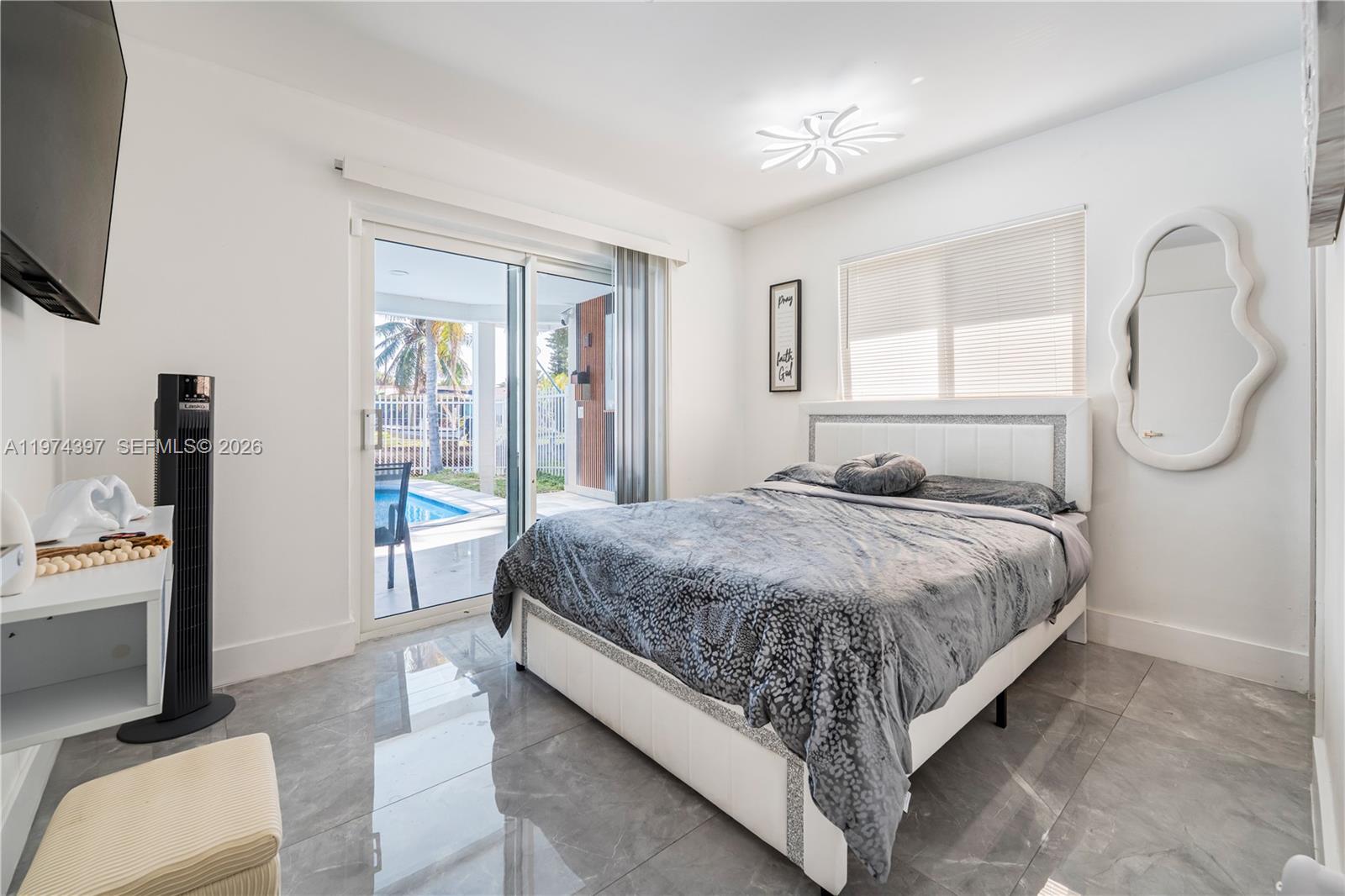 ROYAL PALM ACRES FIRST SE - Residential