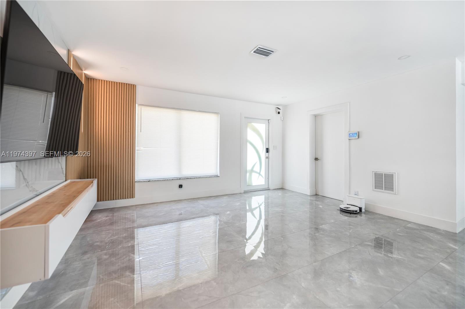 ROYAL PALM ACRES FIRST SE - Residential