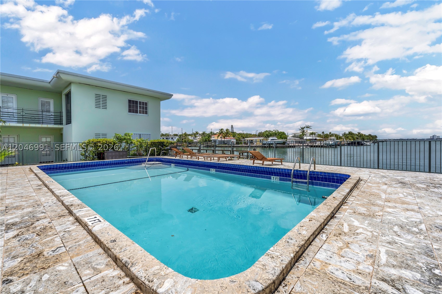 BAY VIEW CONDO - Residential
