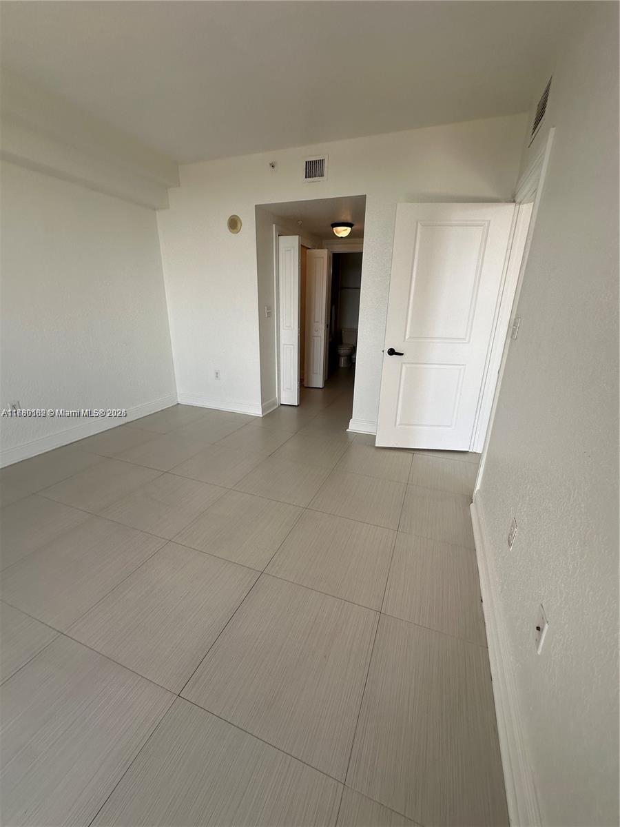 THE LUXOR RESIDENCES COND - Residential Lease