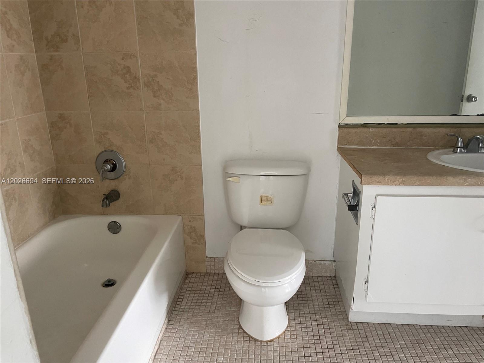 MANORS OF INVERRARY XI - Residential Lease