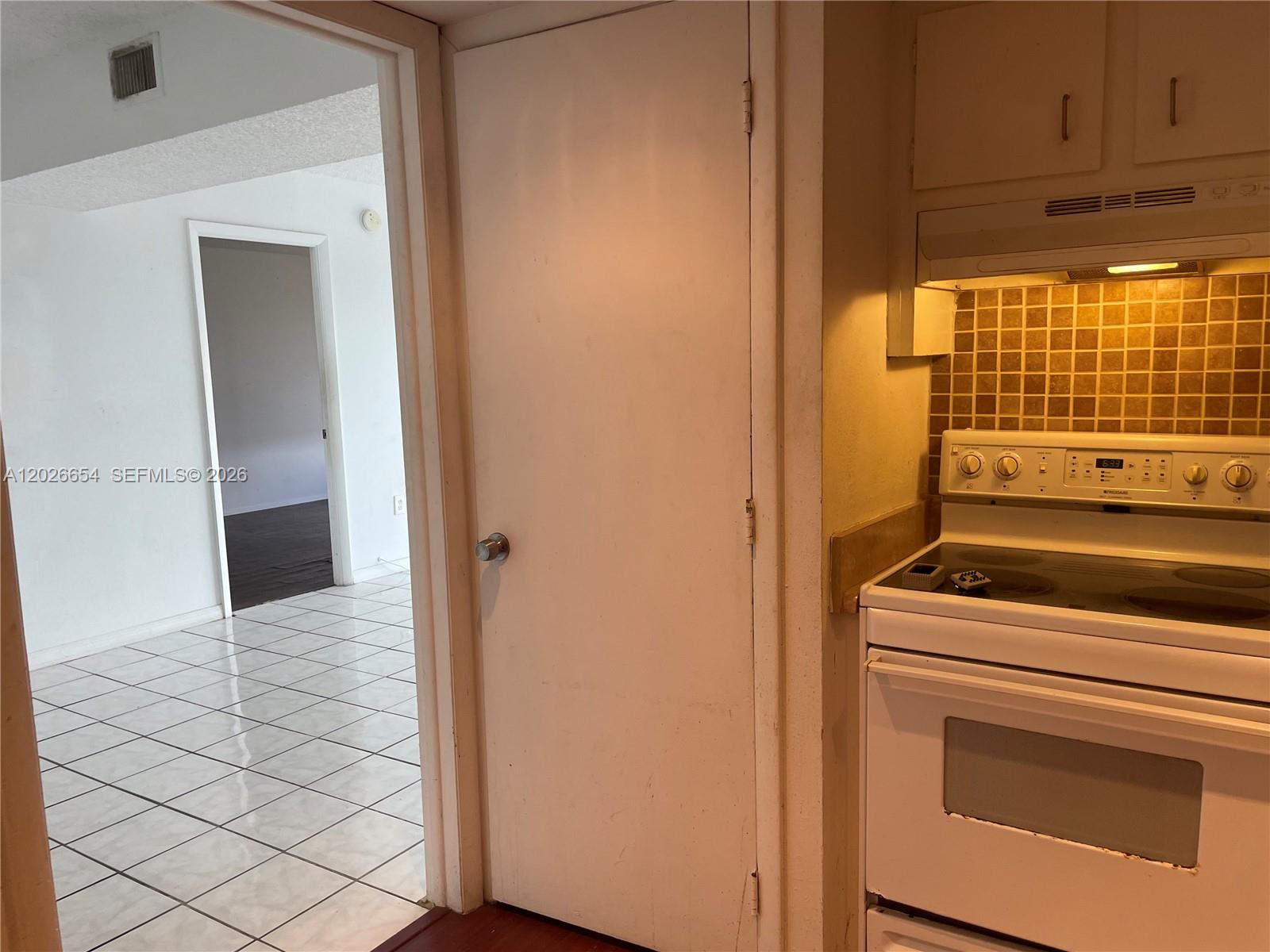 MANORS OF INVERRARY XI - Residential Lease