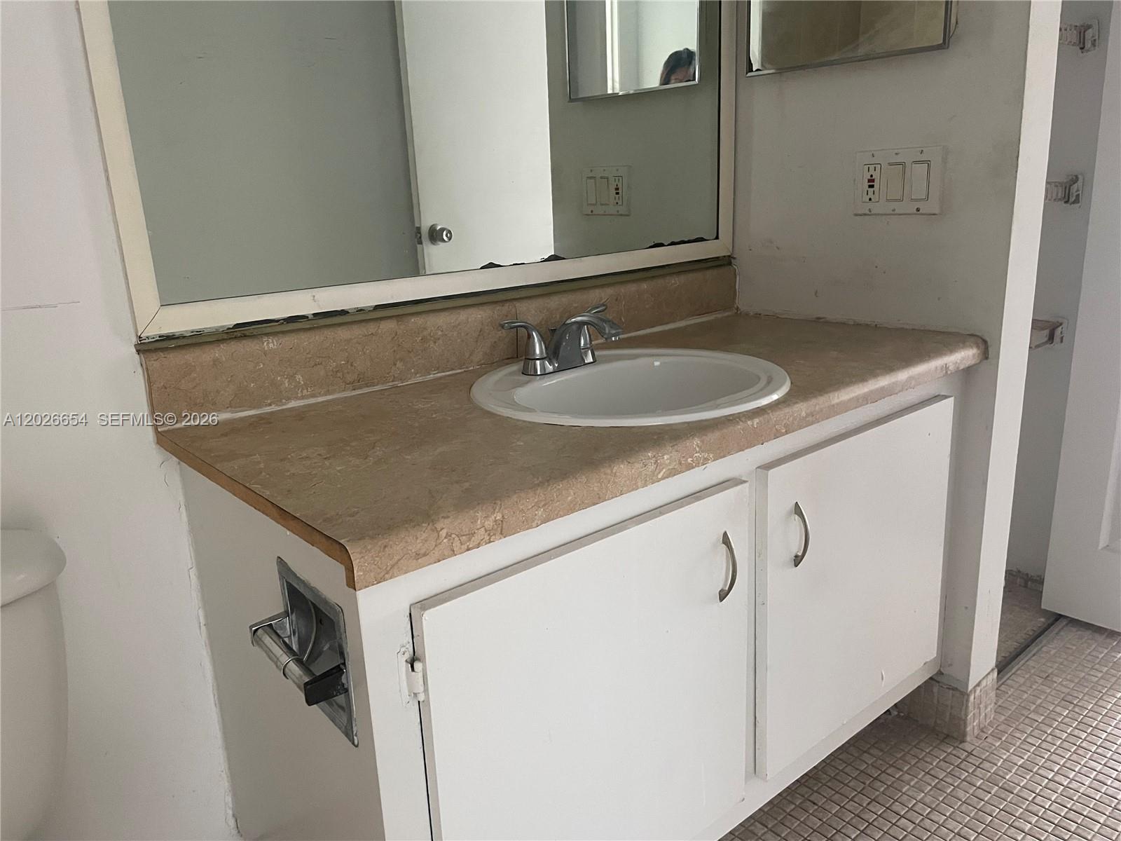 MANORS OF INVERRARY XI - Residential Lease