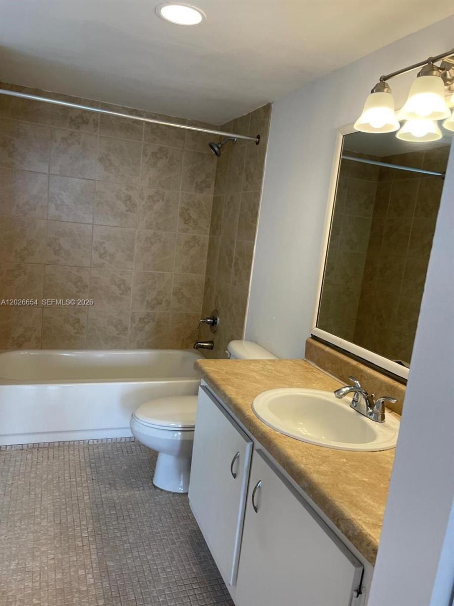MANORS OF INVERRARY XI - Residential Lease