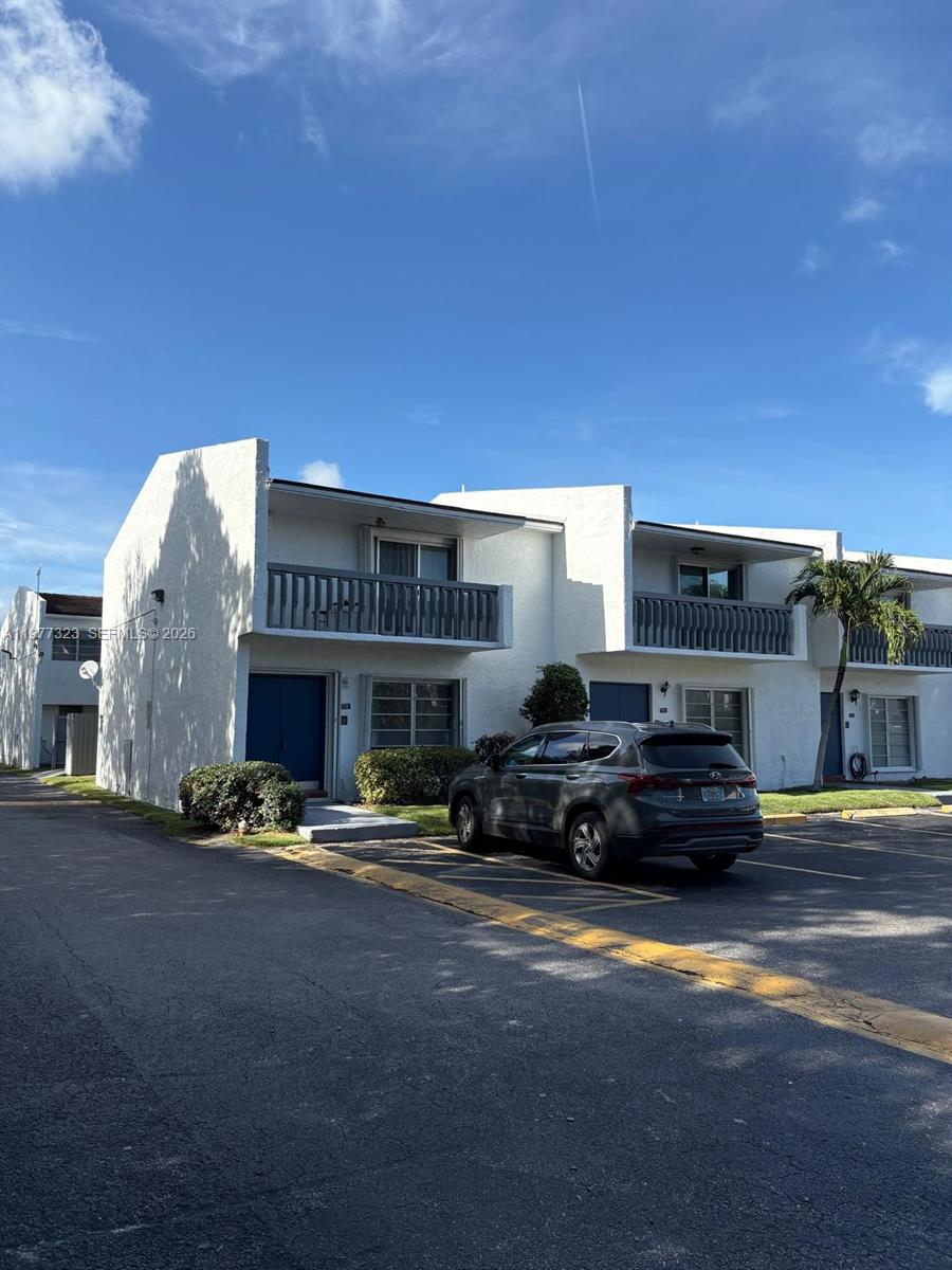 HERITAGE SQUARE CONDO - Residential