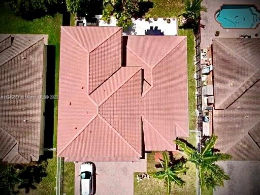 LAROC ESTATES - Residential