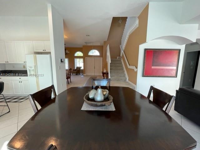 LAROC ESTATES - Residential