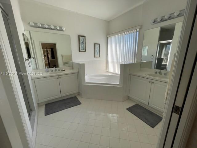 LAROC ESTATES - Residential