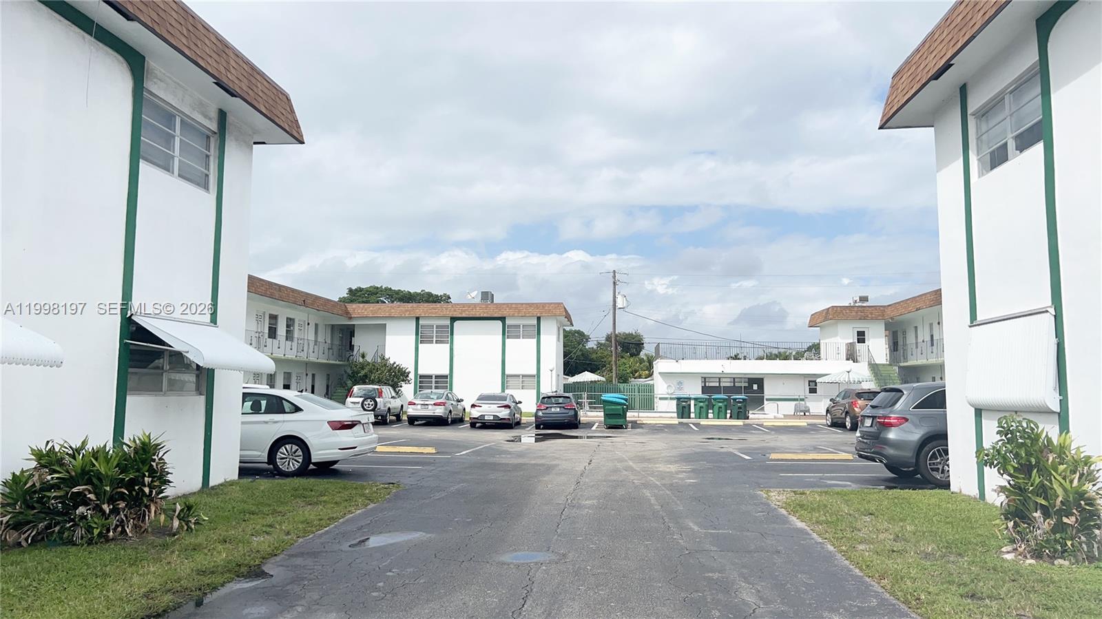 CYPRESS GARDENS CONDOMINI - Residential