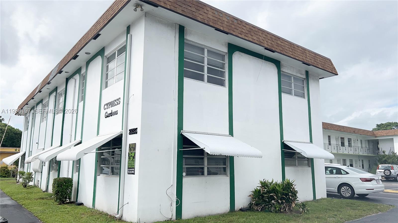 CYPRESS GARDENS CONDOMINI - Residential
