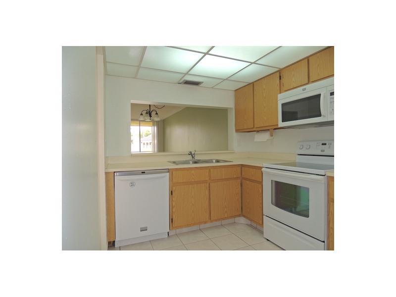9 OF SABAL PALM OF PINE I - Residential Lease