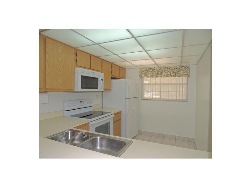 9 OF SABAL PALM OF PINE I - Residential Lease