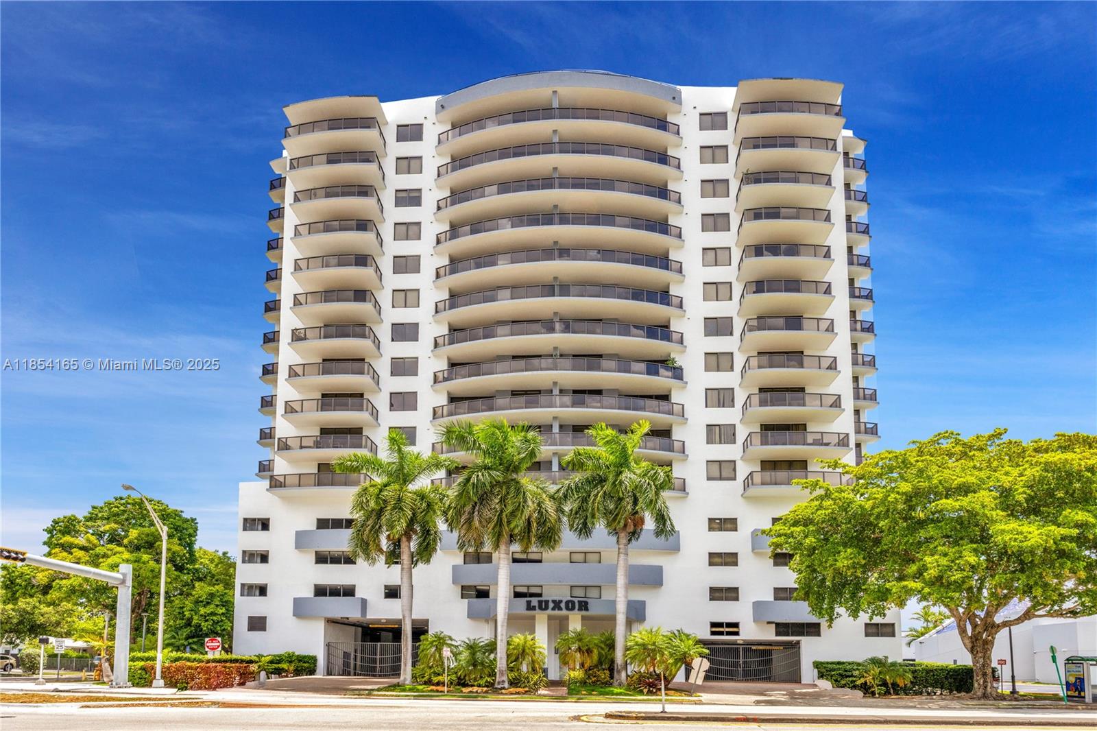 THE LUXOR RESIDENCES COND - Residential Lease