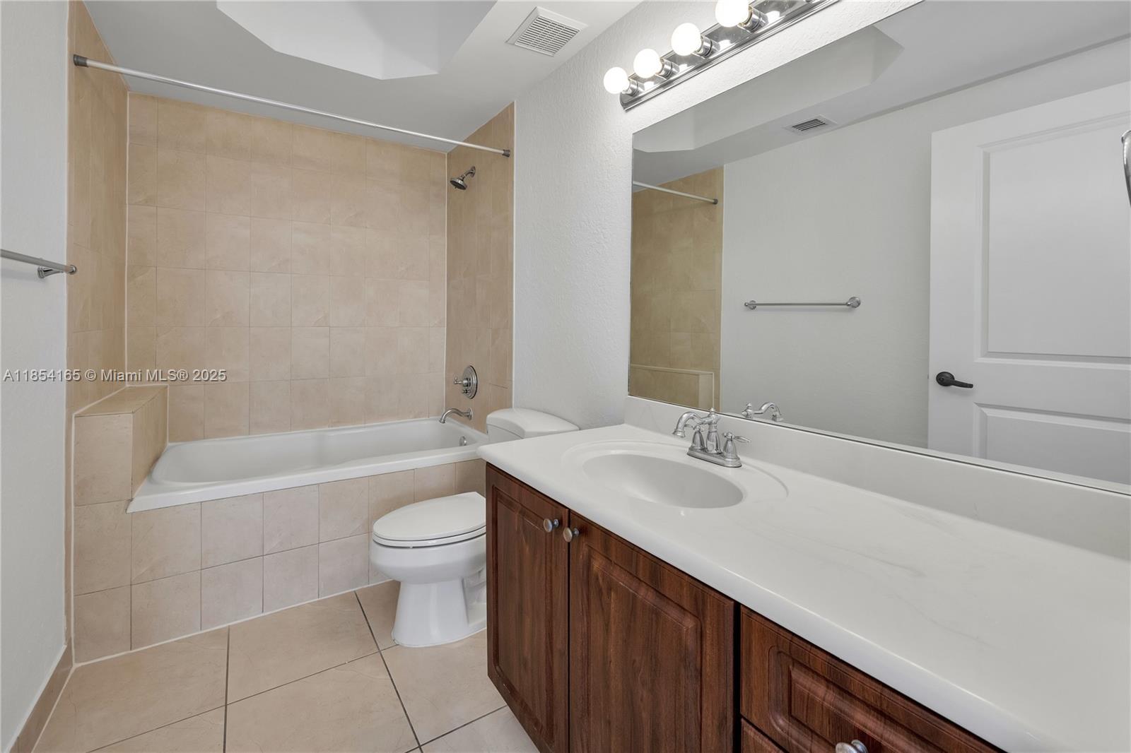 THE LUXOR RESIDENCES COND - Residential Lease