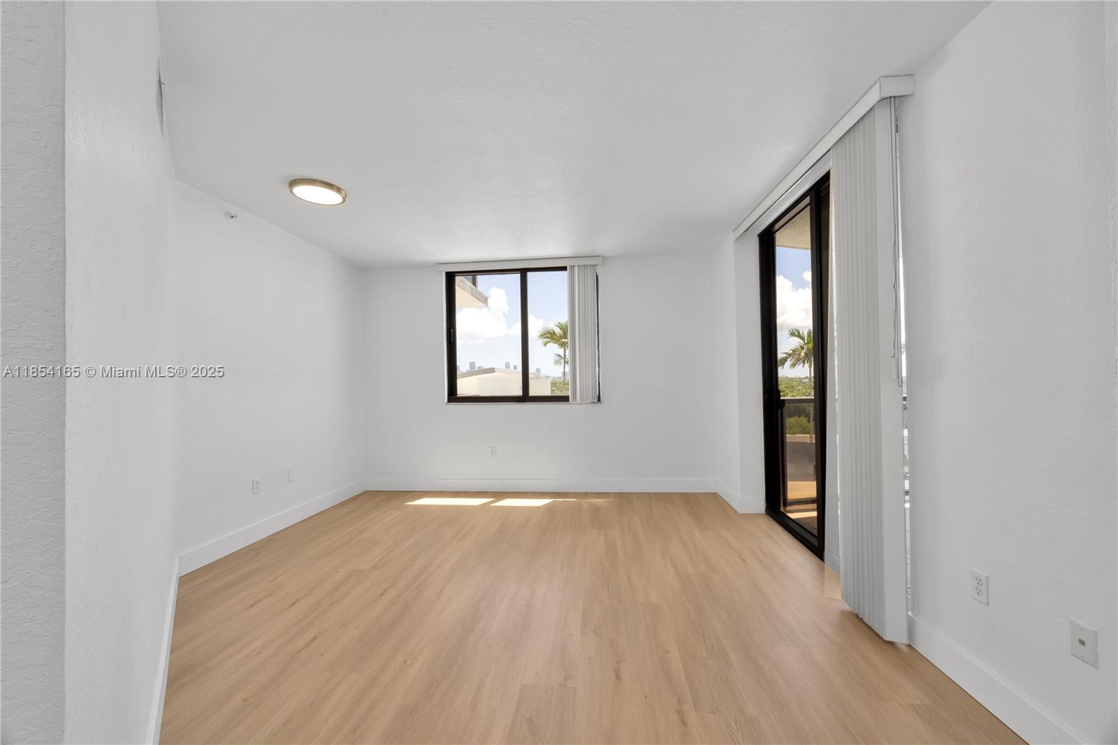 THE LUXOR RESIDENCES COND - Residential Lease