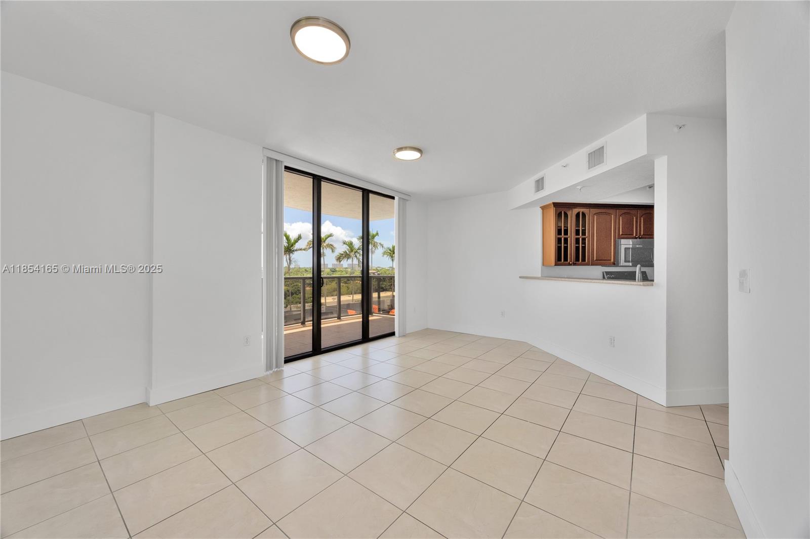 THE LUXOR RESIDENCES COND - Residential Lease