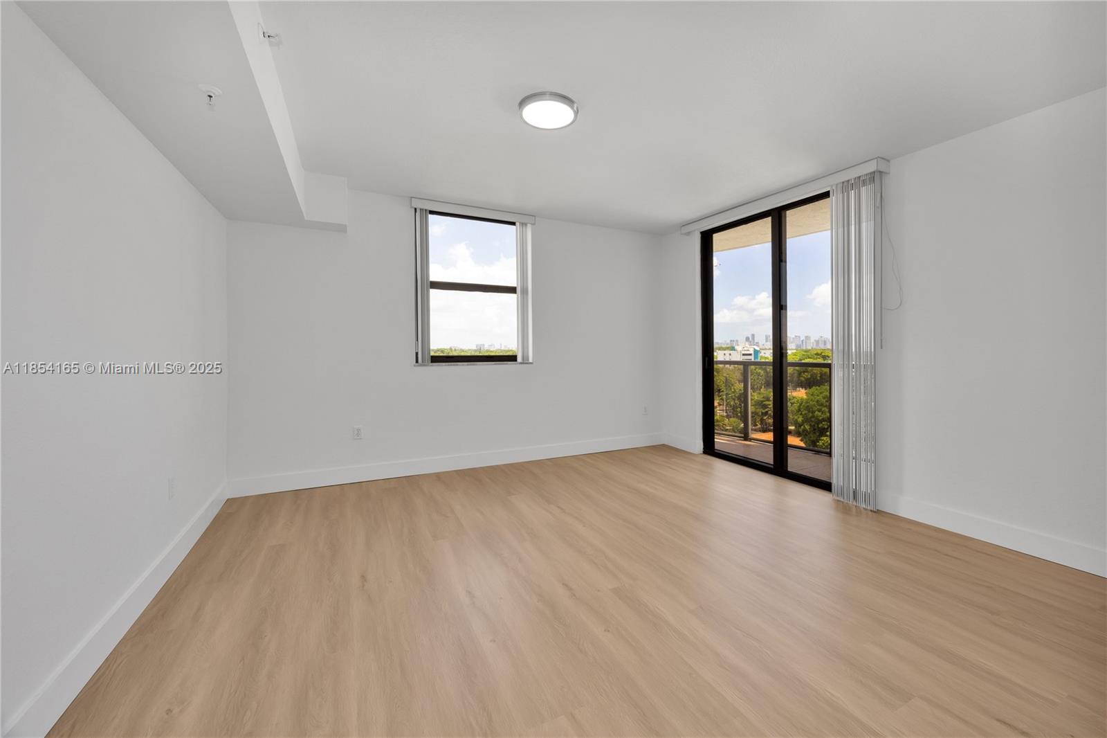 THE LUXOR RESIDENCES COND - Residential Lease