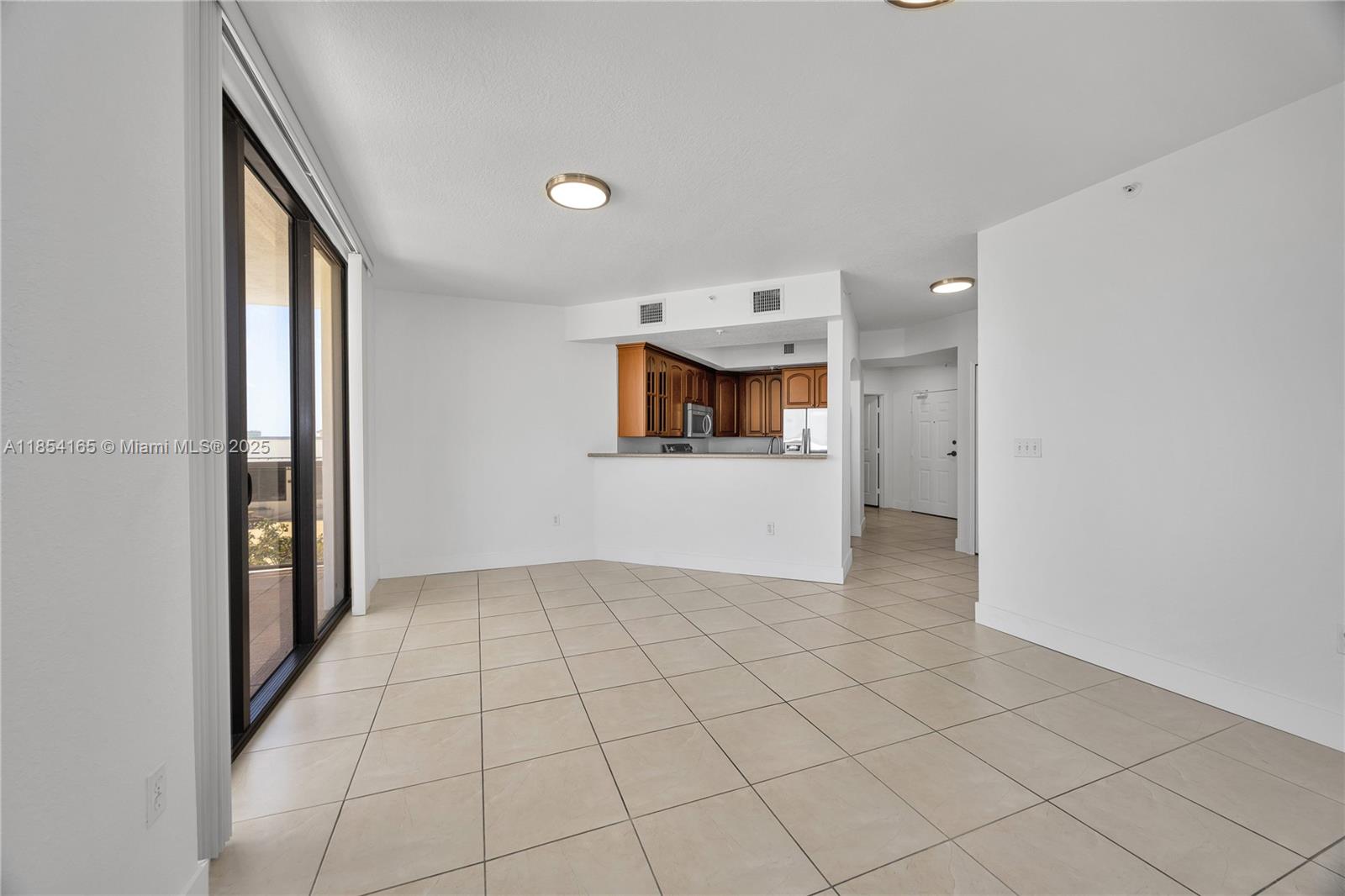 THE LUXOR RESIDENCES COND - Residential Lease