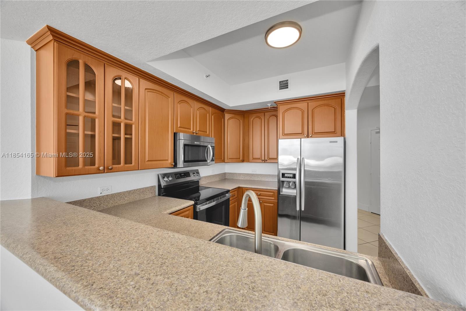 THE LUXOR RESIDENCES COND - Residential Lease