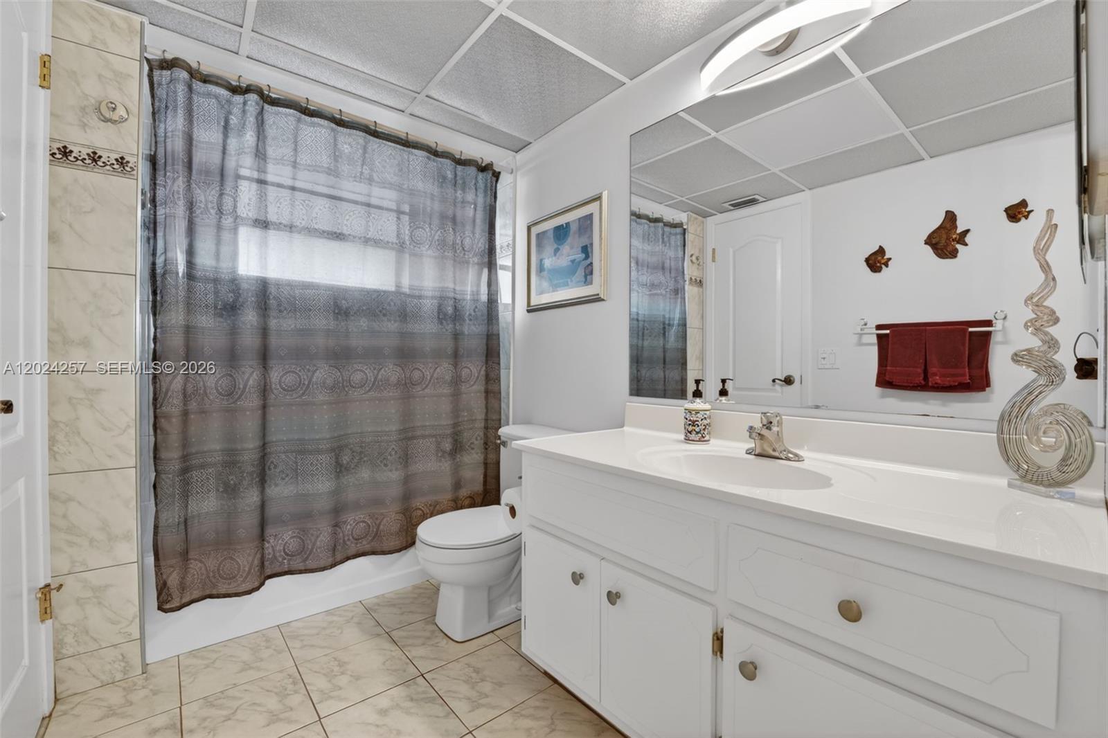 LAUDERDALE OAKS CONDO 4 - Residential