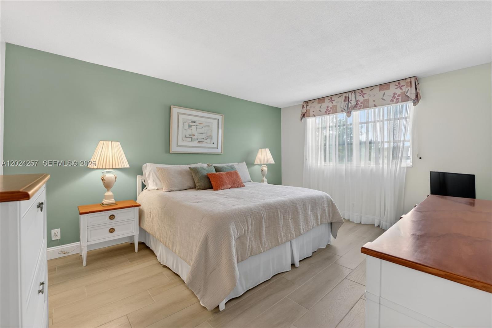 LAUDERDALE OAKS CONDO 4 - Residential